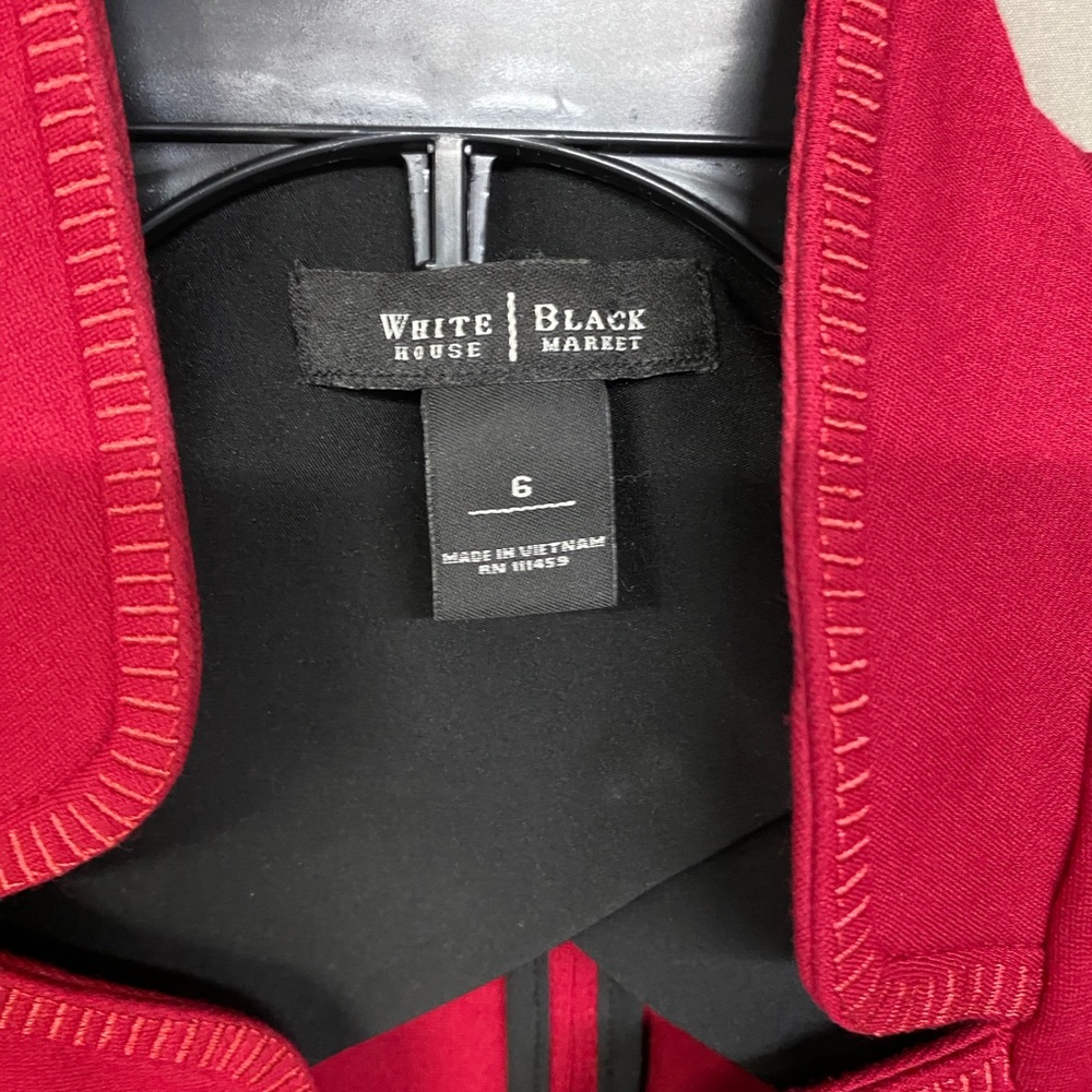 White House Black Market Women's Deep Red Military Style Tailored Blazer Size 6 - Picture 3 of 11